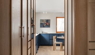 Nordiska Kök Unveils a Captivating 60s-Inspired Oak Kitchen Designed in Collaboration with Architect Ingrid Pay