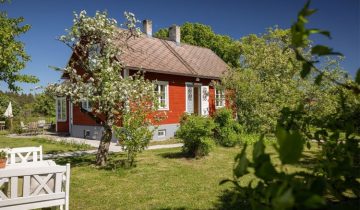 A Perfect Swedish Summer Cottage For Midsummer’s Eve!