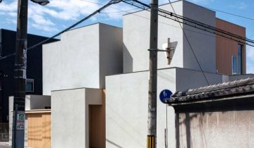 FujiwaraMuro Architects overlaps concrete boxes for House in Tsurumi-ku