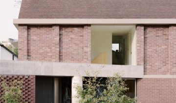 31/44 Architects unveils 6 Columns house in London