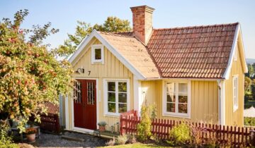 A Cosy Swedish Cottage by the Sea