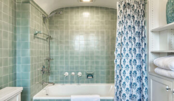 20 Perfect Shower Curtain and Tile Pairings