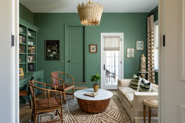 How to Decorate a Coffee Table