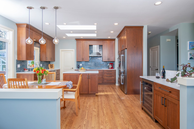 Kitchen of the Week: Bright, White and Open With Elegant Touches