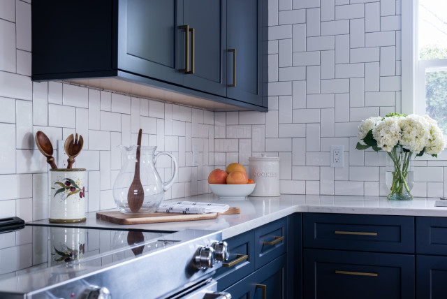 9 Of-the-Moment Materials for Modern Garden Walls and Fences