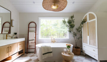 Step Inside a Light-Filled Bathroom With Modern Warmth