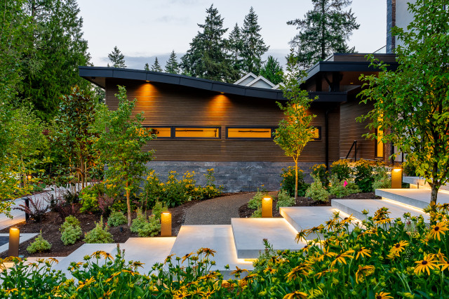 Yard of the Week: Pergola, Patio and Privacy for Family Living