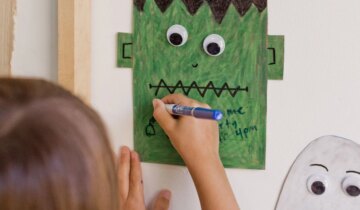 Easy Halloween DIY: Dry Erase Board Idea