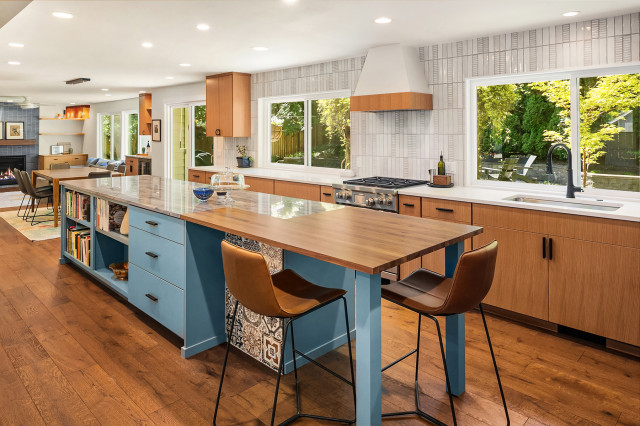 Kitchen of the Week: City Loft Vibes in a Former Horse Barn