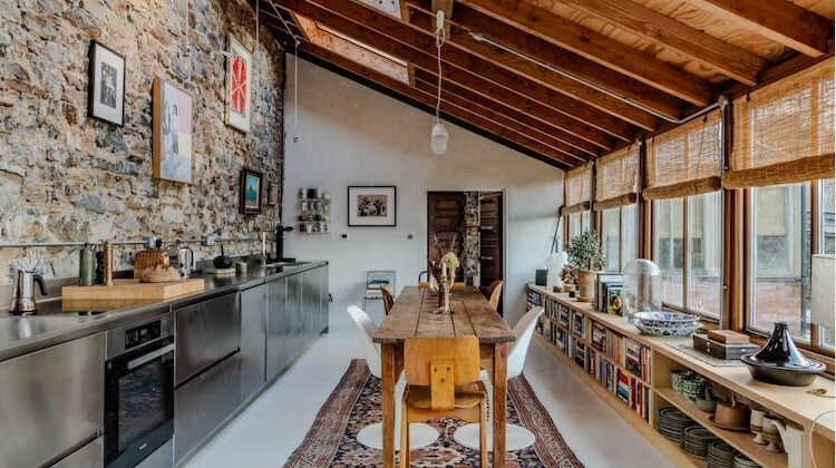 Old Meets New in an Artist’s Home in Devon